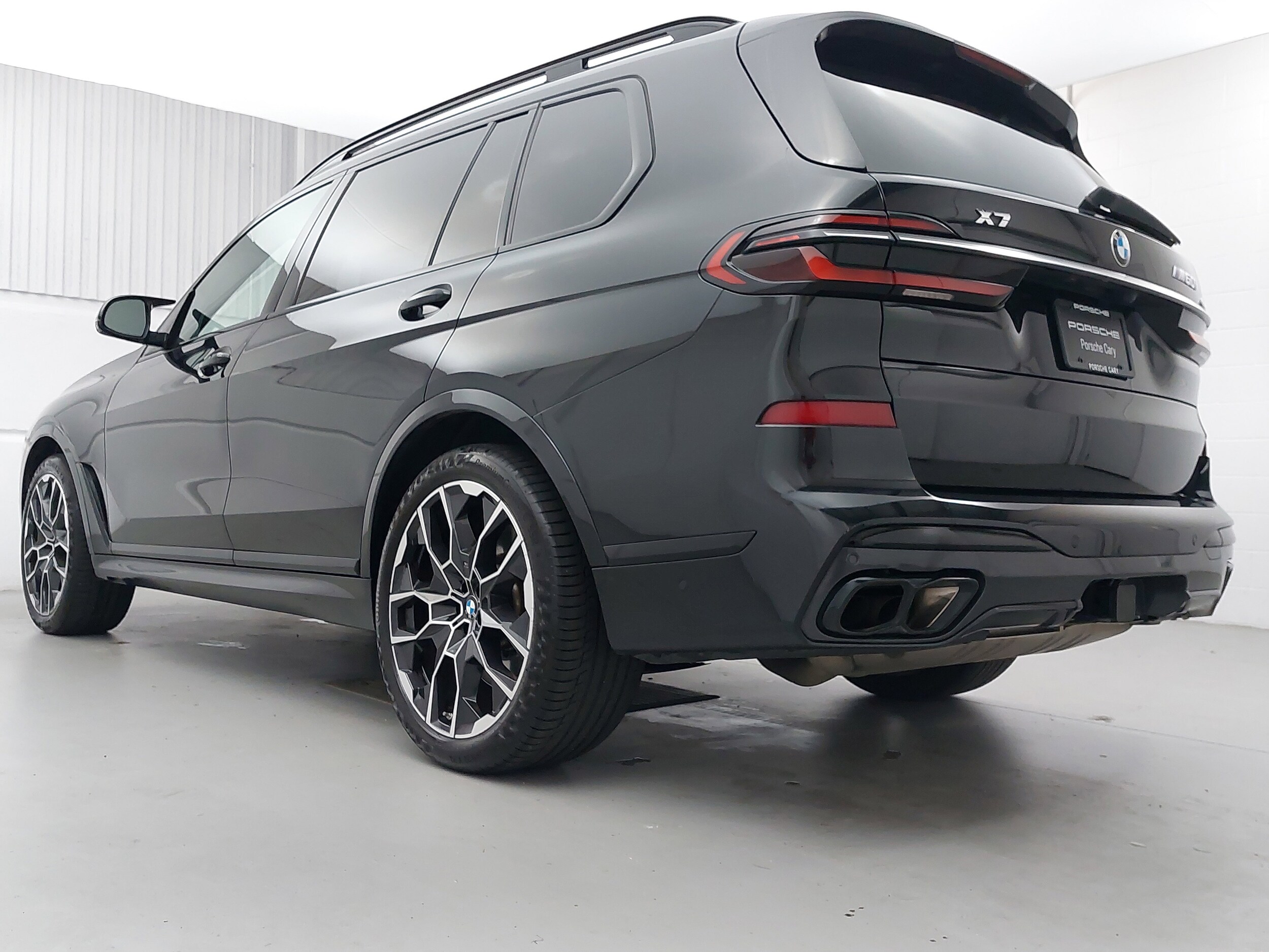 2023 Bmw X7 M60i photo 2