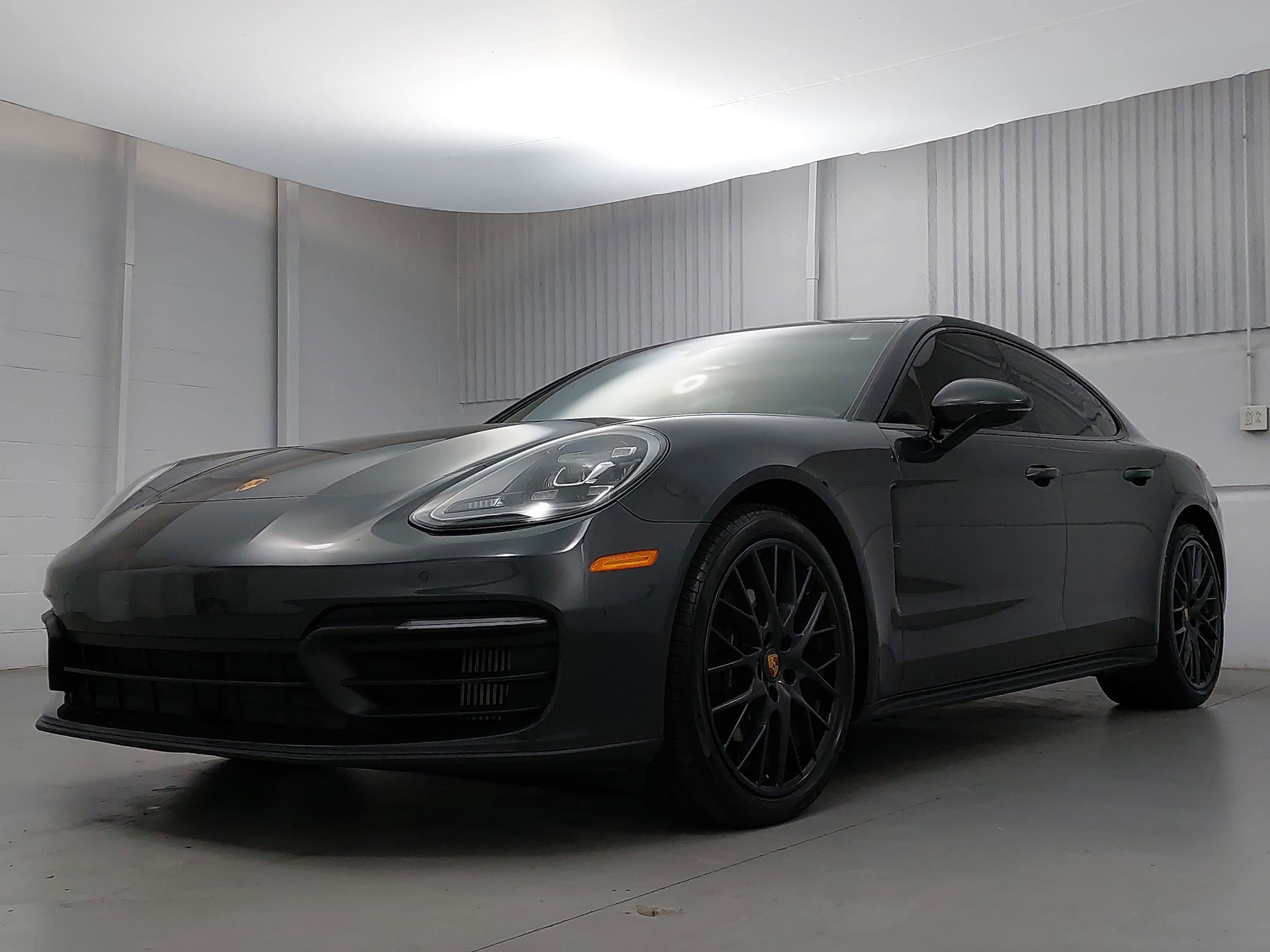 2022 Porsche Panamera's photo