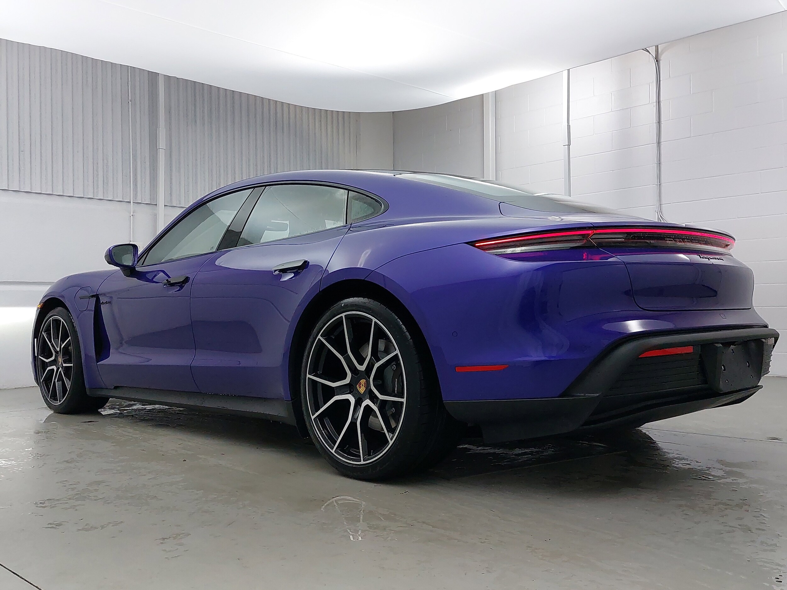 2025 Porsche Taycan 4 photo 3