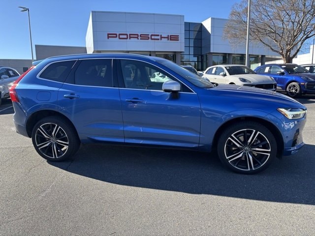 2019 Volvo XC60 R-Design's photo