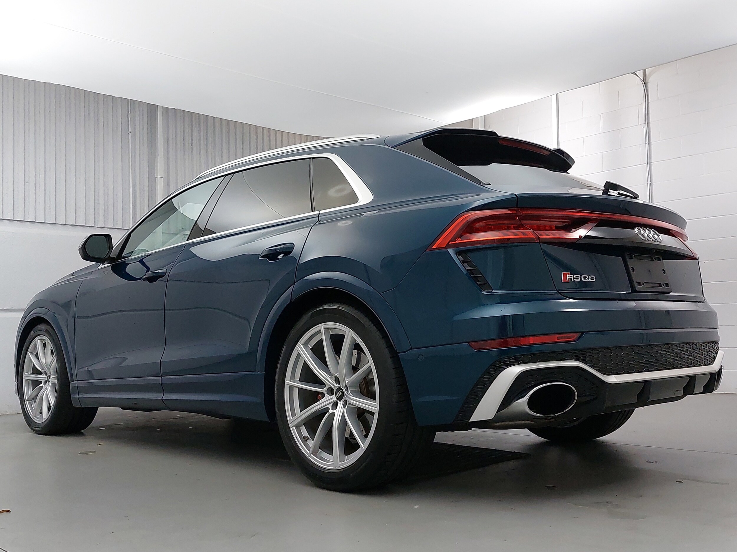 2022 Audi RS Q8 photo 3