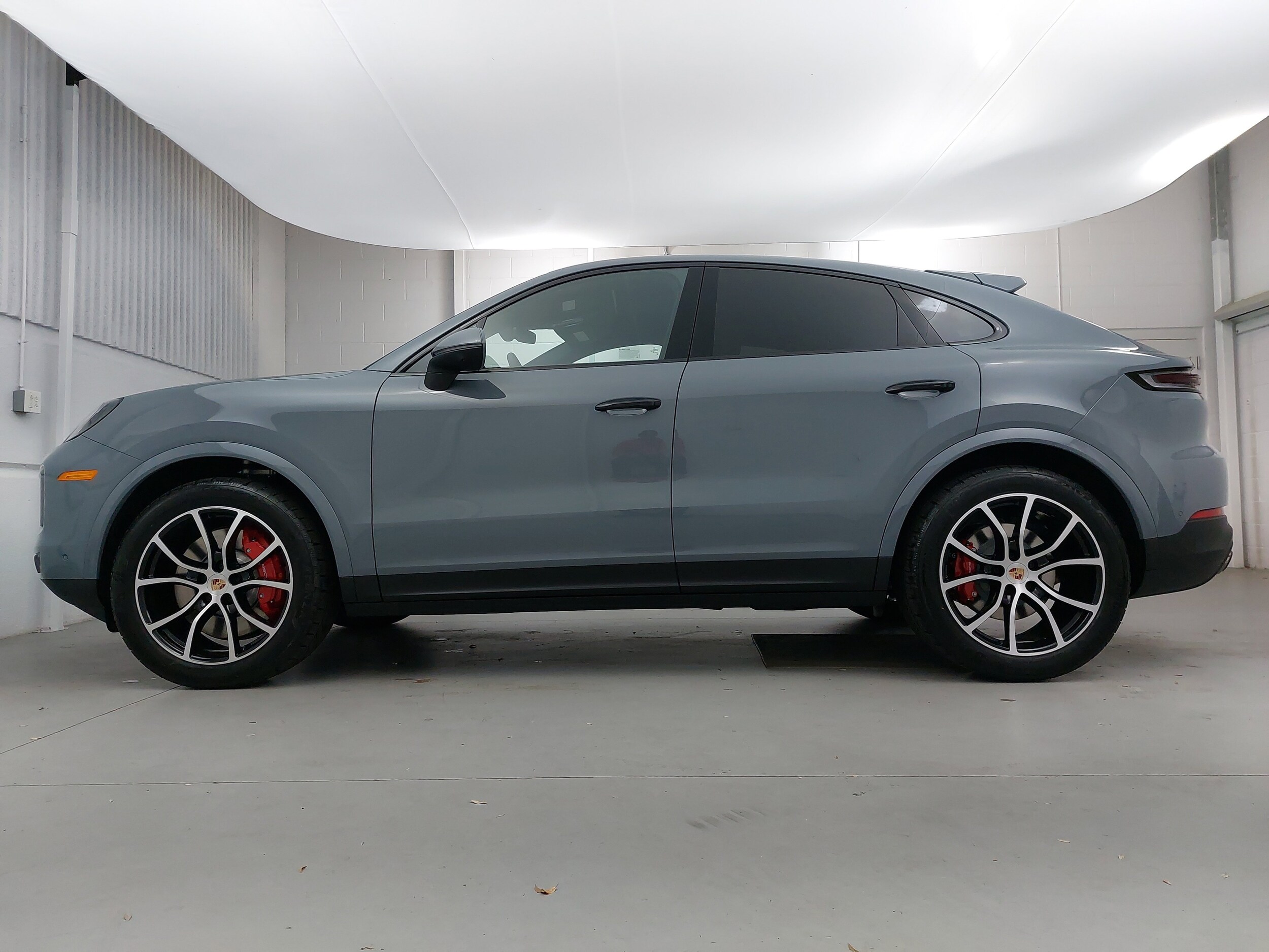 2026 Porsche Cayenne S Coupe photo 2