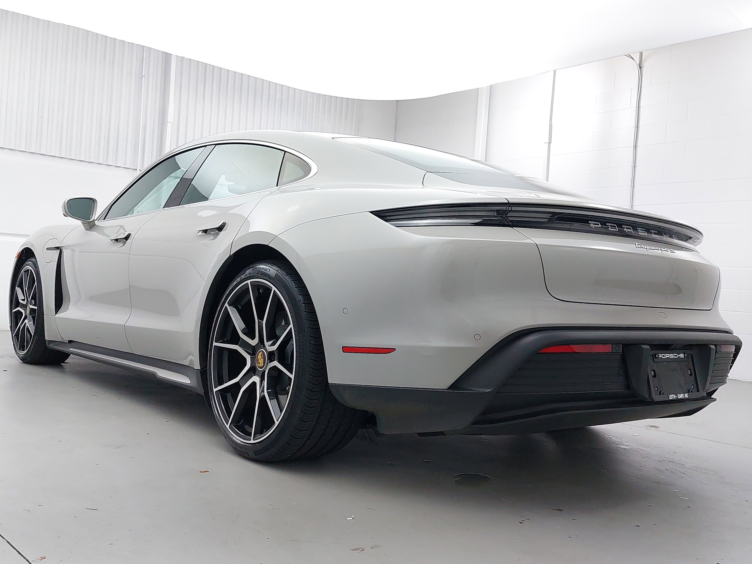 2024 Porsche Taycan 4S photo 3