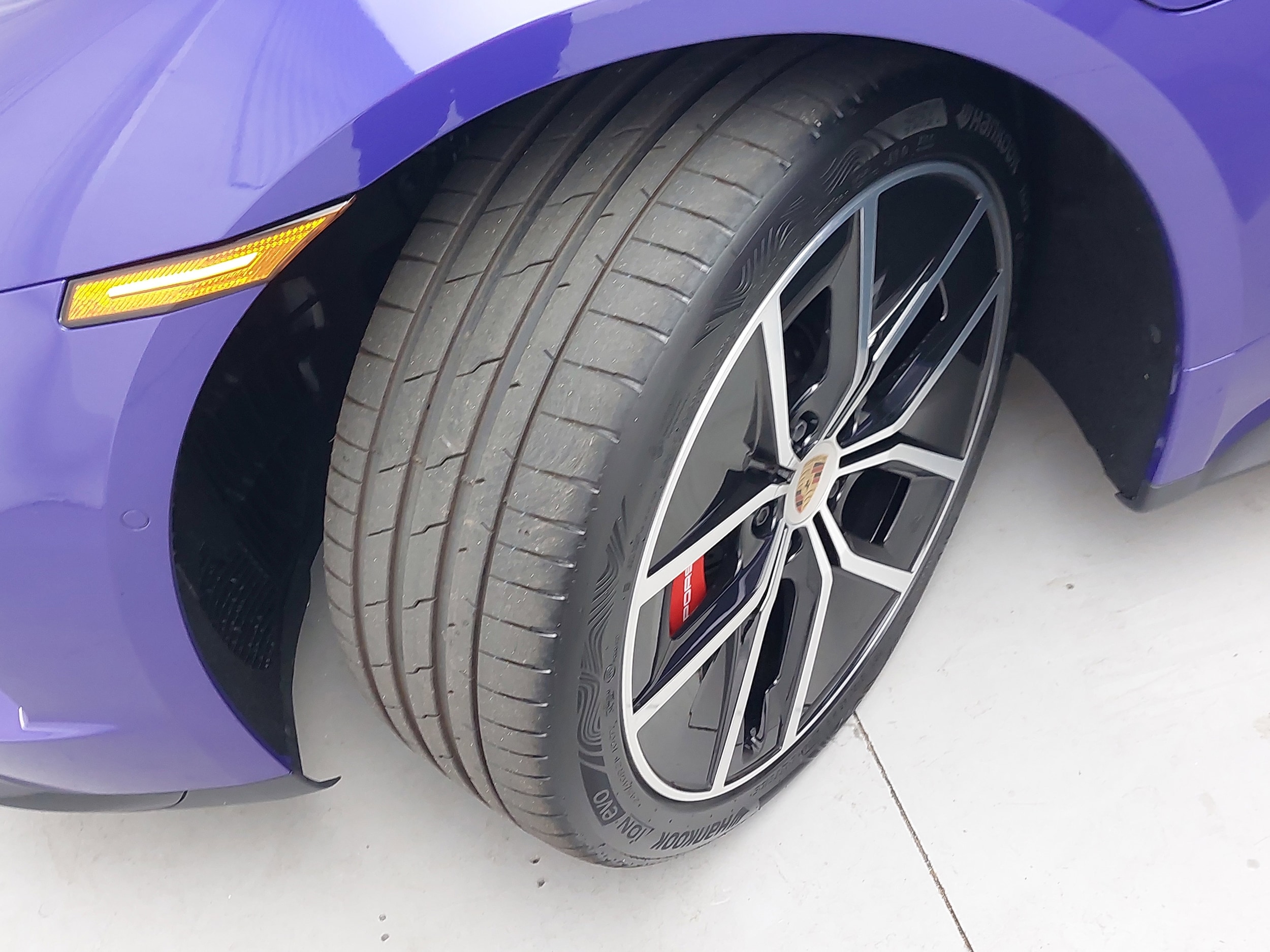 2025 Porsche Taycan GTS - Photo 35