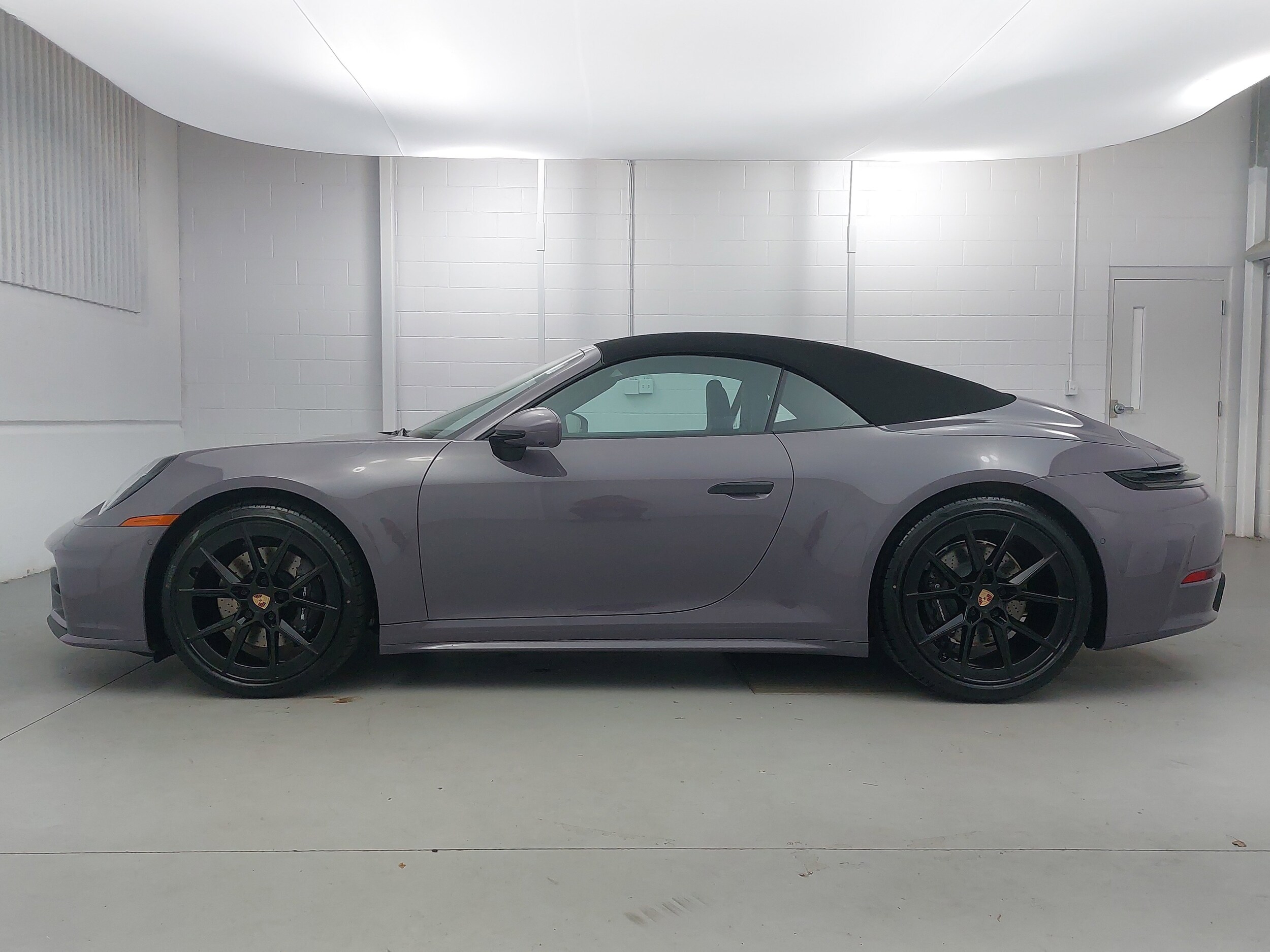 2026 Porsche 911 T photo 2