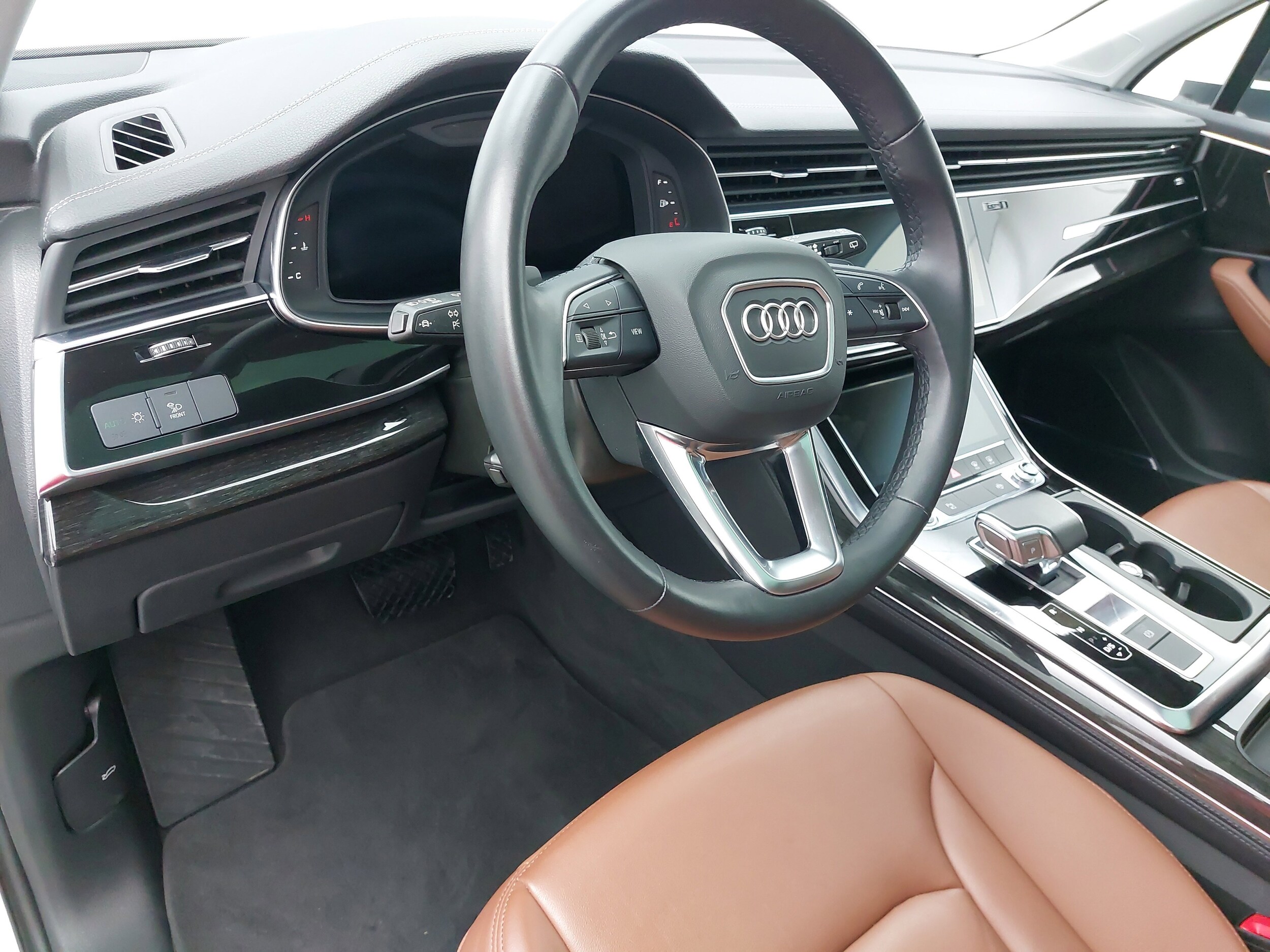 2024 Audi Q7 55 Premium Plus photo 4