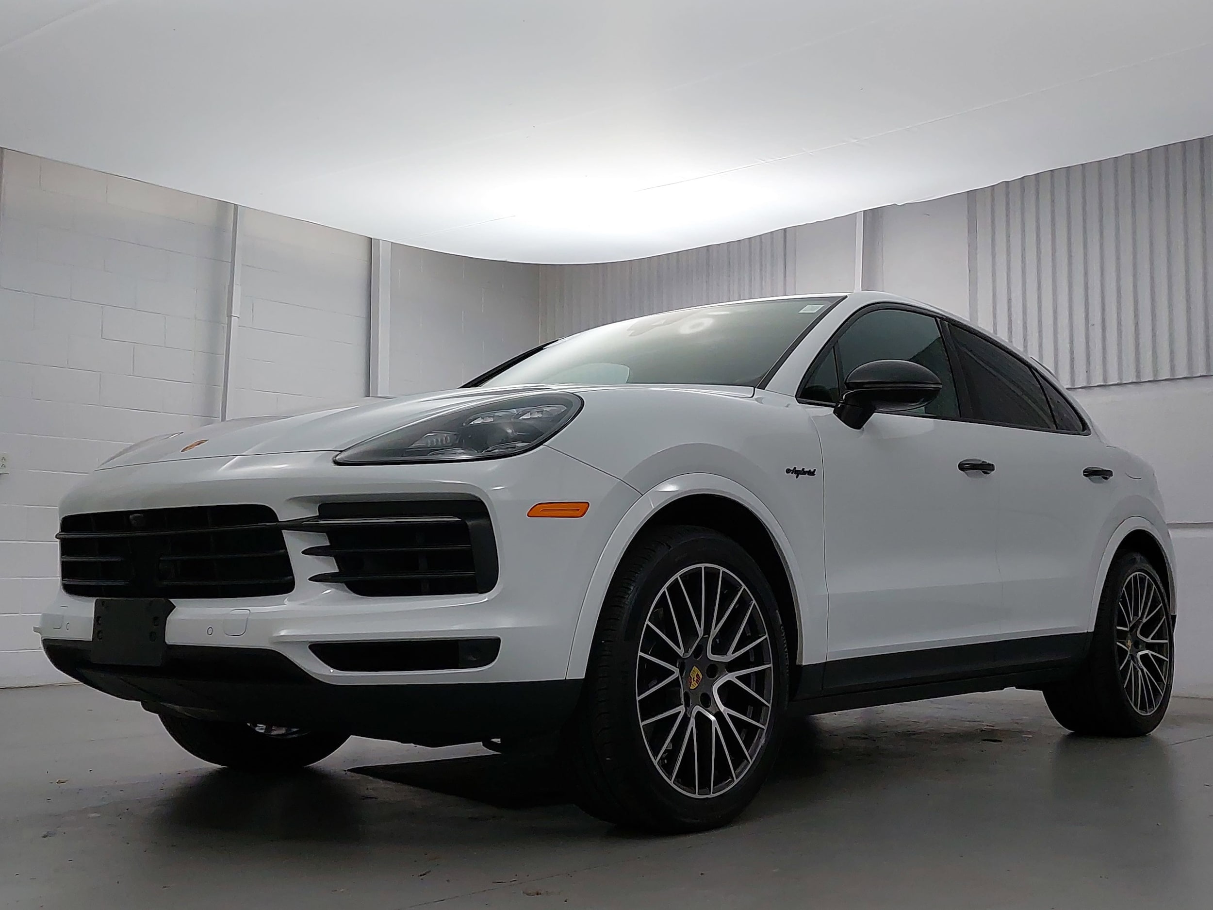 2022 Porsche Cayenne Coup E-Hybrid's photo