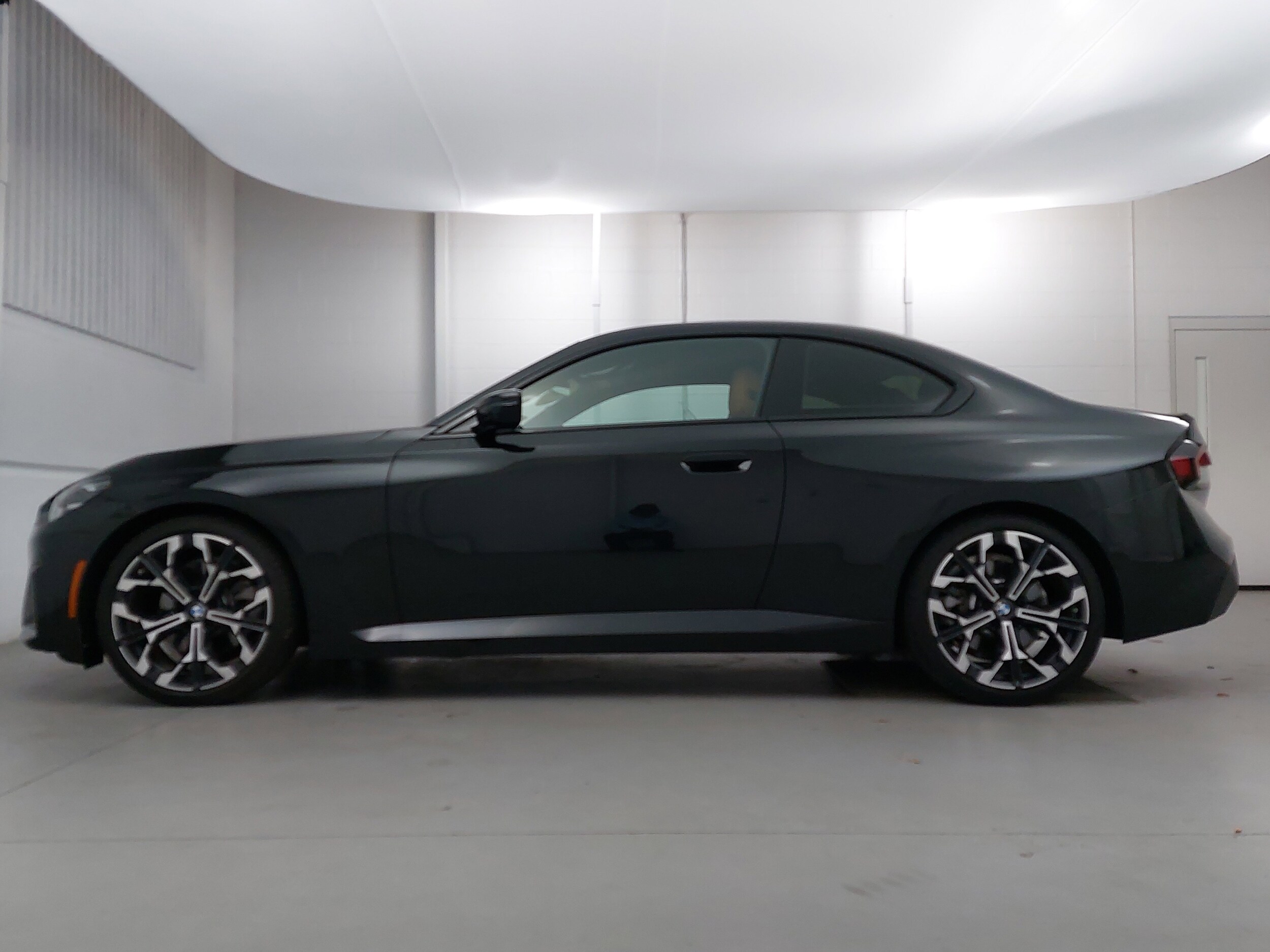 2025 Bmw 230i Coupe photo 2