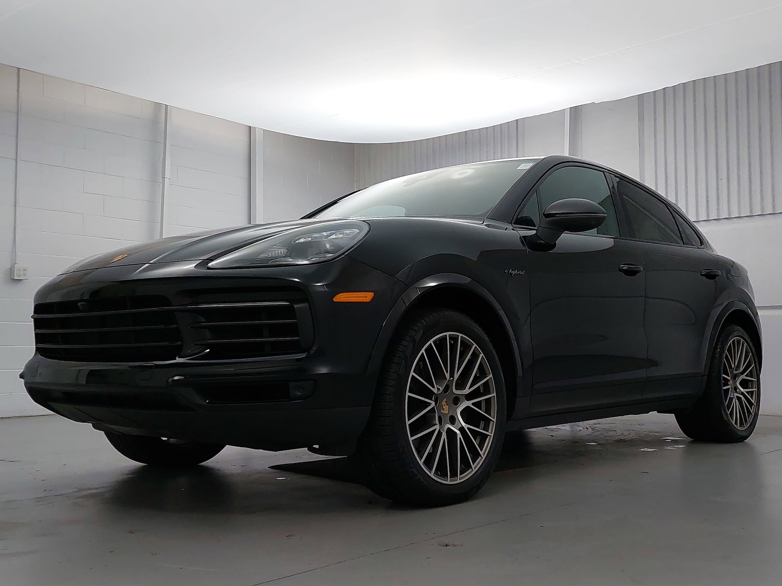 2022 Porsche Cayenne Coup Platinum Edition's photo