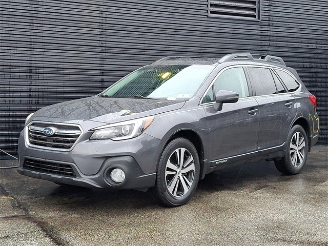 2019 Subaru Outback Limited's photo
