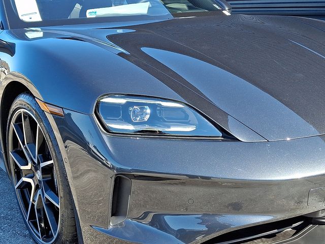 2025 Porsche Taycan Base - Photo 10