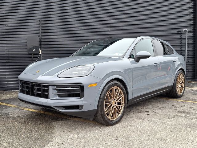 2024 Porsche Cayenne -'s photo