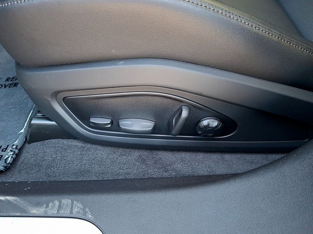 2025 Porsche Taycan Base - Photo 14