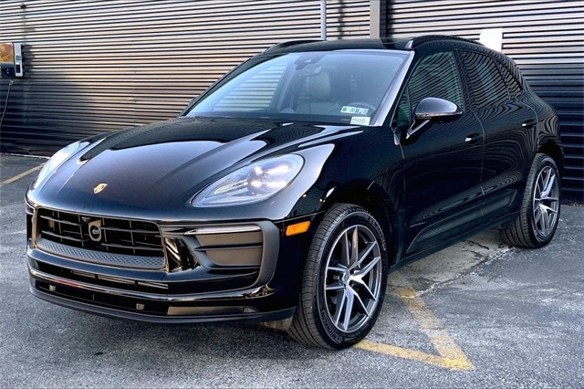 2025 Porsche Macan Base