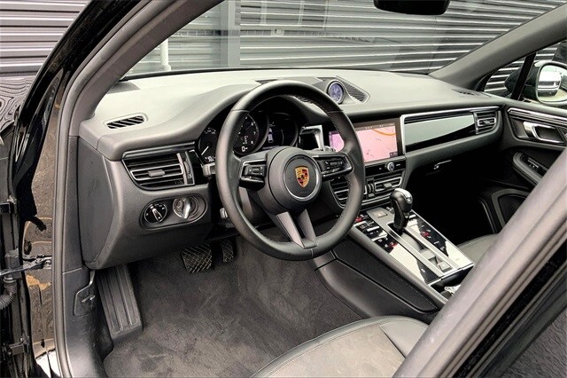 2022 Porsche Macan photo 4