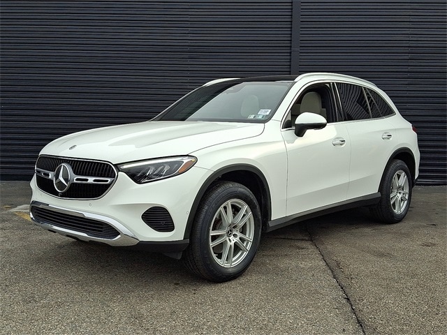2023 Mercedes-Benz GLC GLC 300's photo