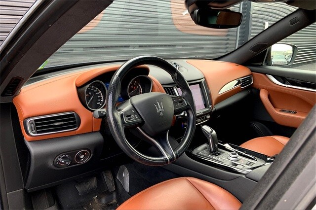 2020 Maserati Levante Base photo 4