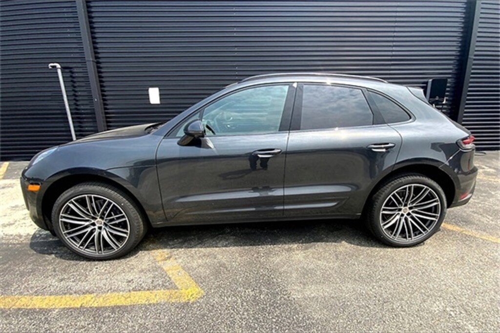 New 2025 Porsche Macan SUV