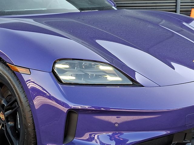 2025 Porsche Taycan GTS - Photo 11
