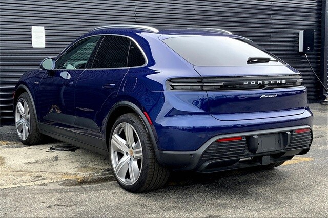 2024 Porsche Macan Electric 4 photo 3