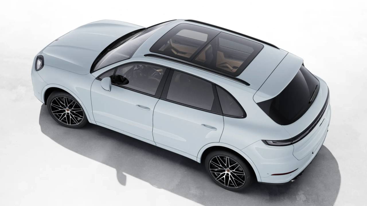 2026 Porsche Cayenne photo 3