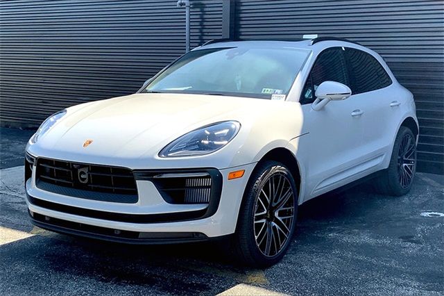 2026 Porsche Macan S's photo
