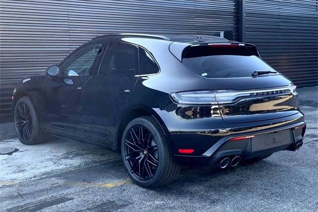 2025 Porsche Macan GTS photo 3