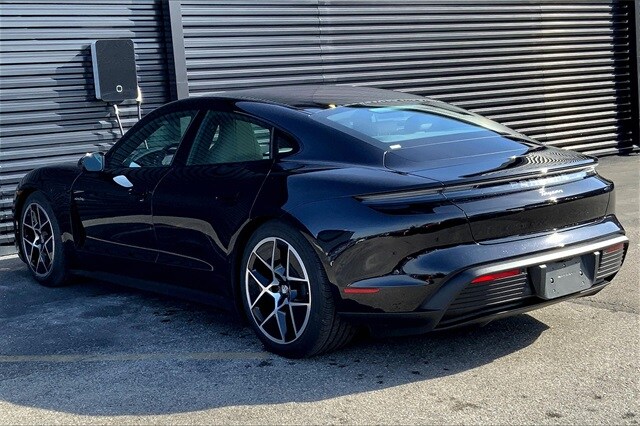 2025 Porsche Taycan photo 2
