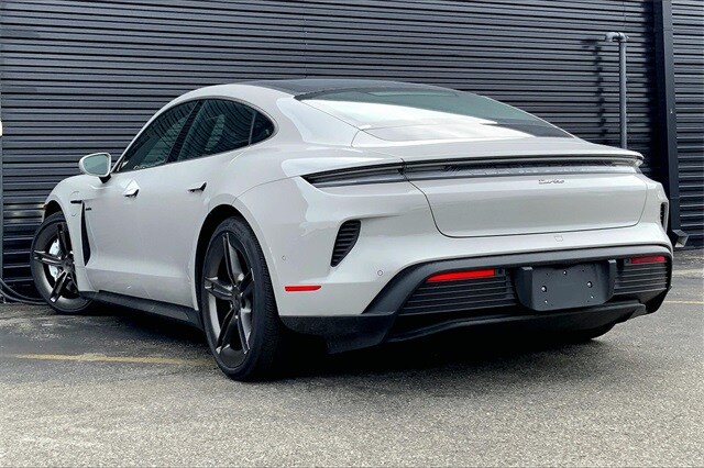 2025 Porsche Taycan Turbo photo 2
