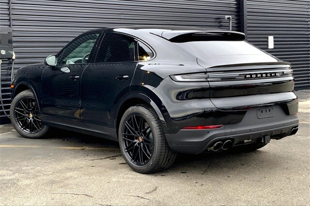 2025 Porsche Cayenne Coupe photo 2