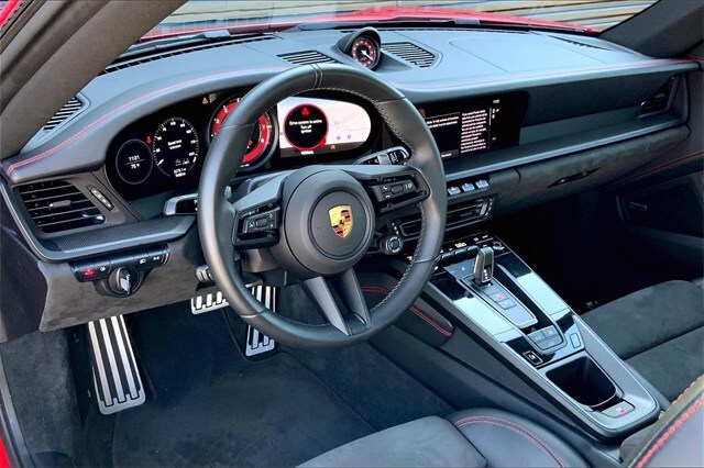 2022 Porsche 911 GTS photo 4