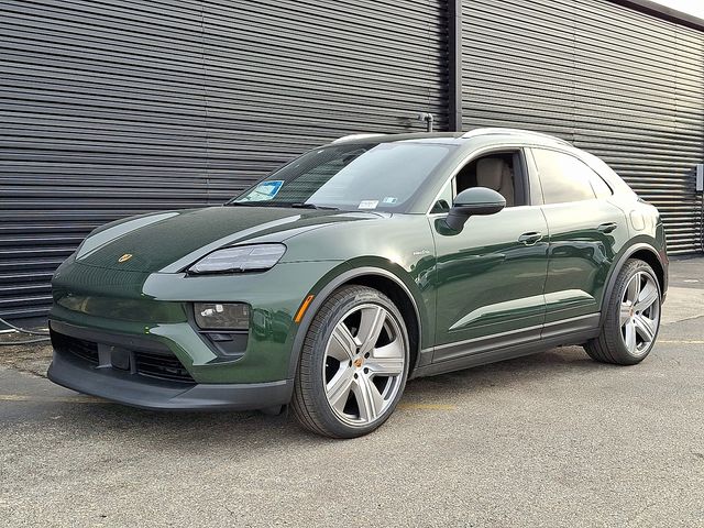2025 Porsche Macan Base