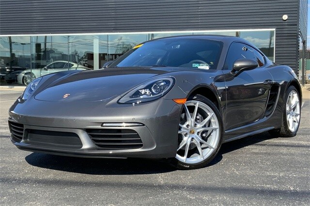 2024 Porsche Cayman photo 2