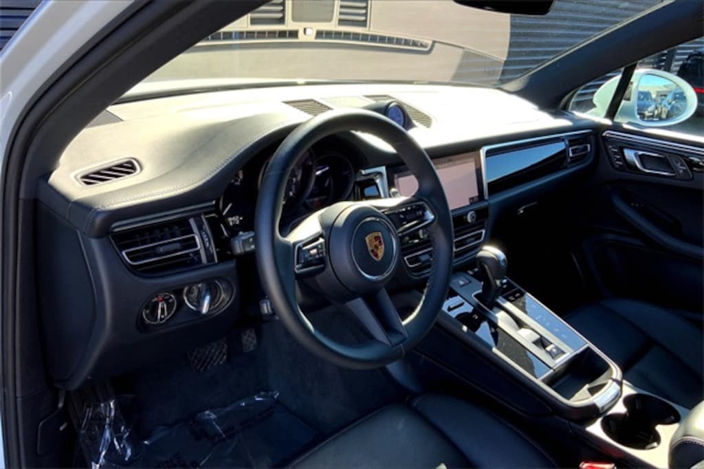 Certified 2022 Porsche Macan SUV