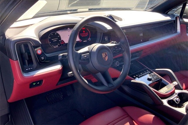 2025 Porsche Cayenne Coupe photo 4