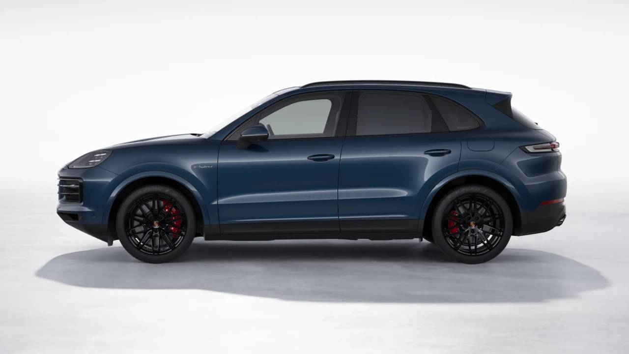 2026 Porsche Cayenne S E-Hybrid photo 2