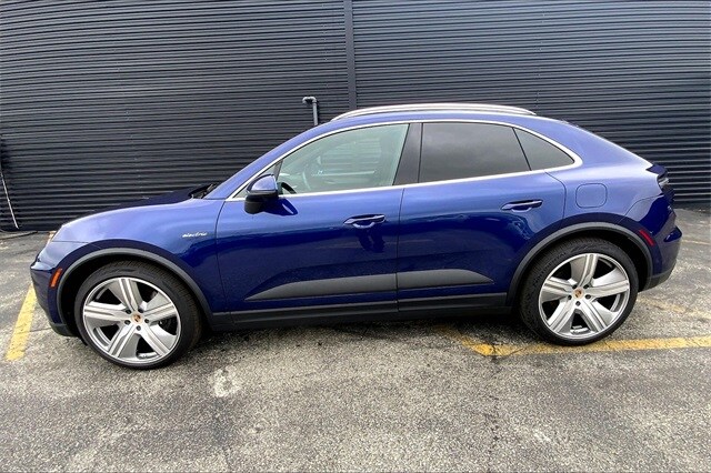 2024 Porsche Macan Electric 4 photo 2