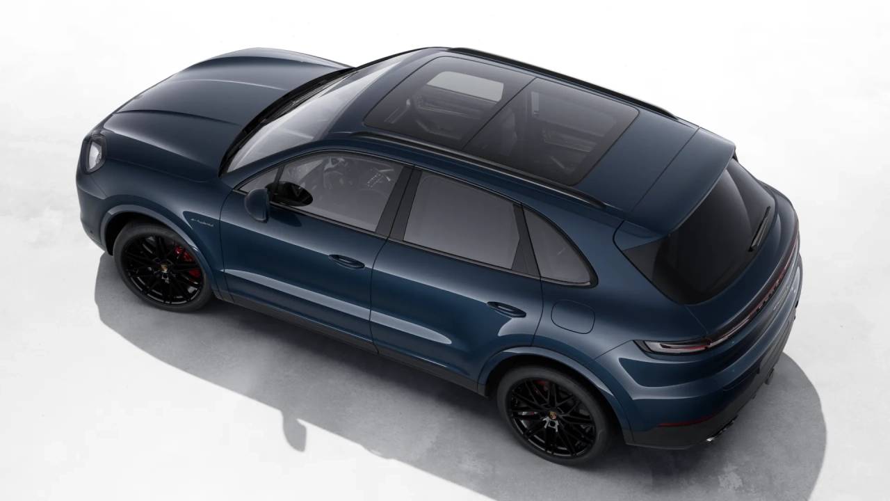 2026 Porsche Cayenne S E-Hybrid photo 4