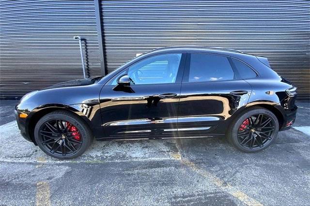 2025 Porsche Macan GTS photo 2