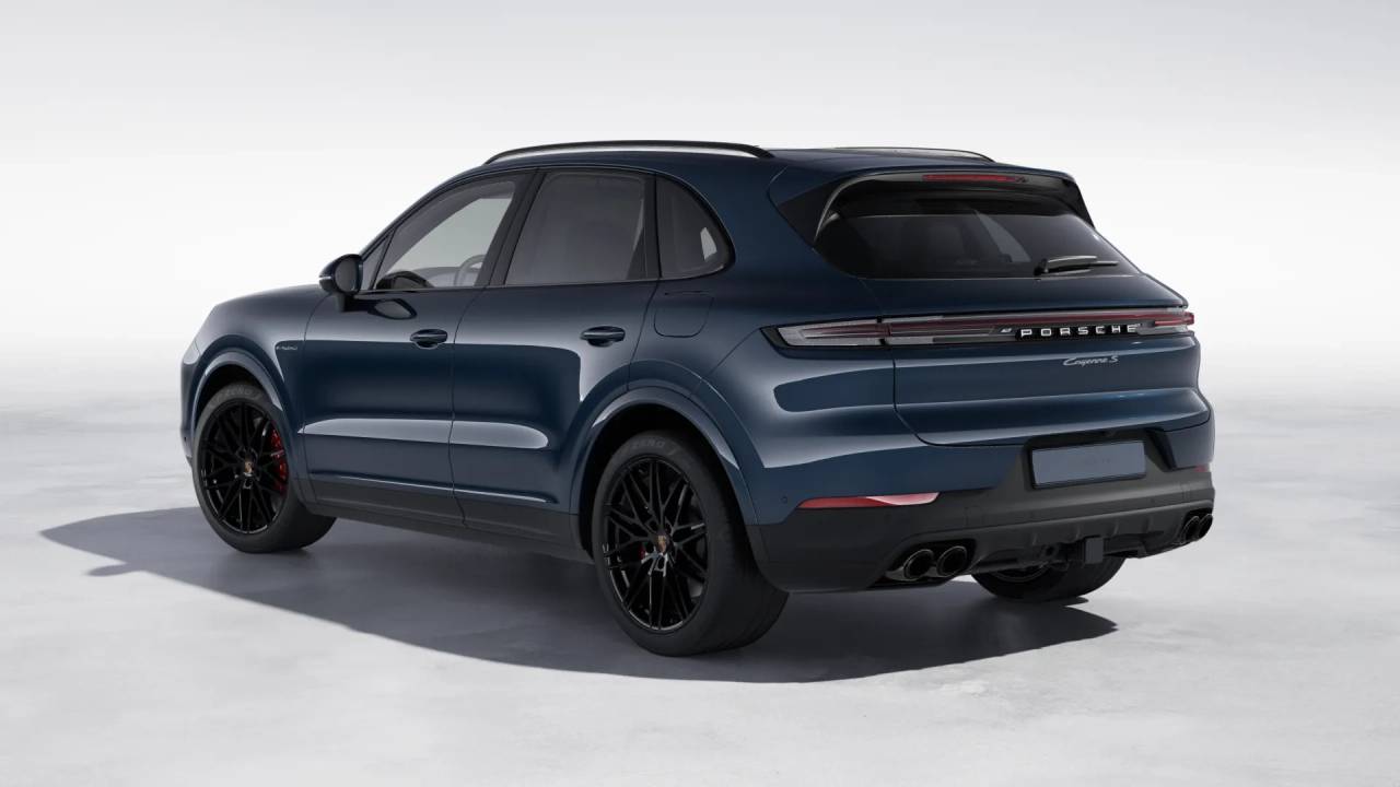 2026 Porsche Cayenne S E-Hybrid photo 3