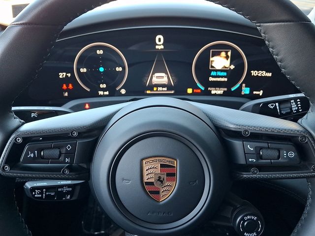 2025 Porsche Taycan GTS - Photo 19