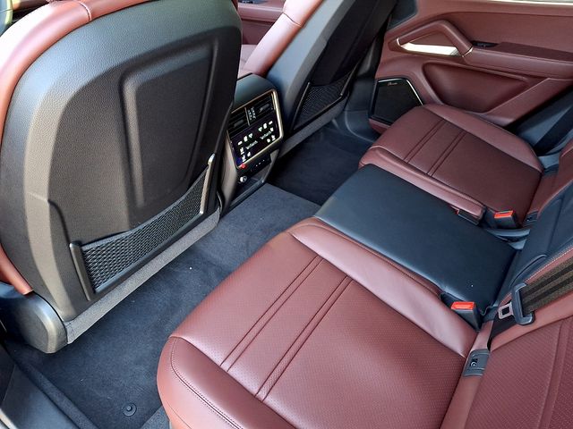 2025 Porsche Cayenne Turbo E-Hybrid - Photo 13