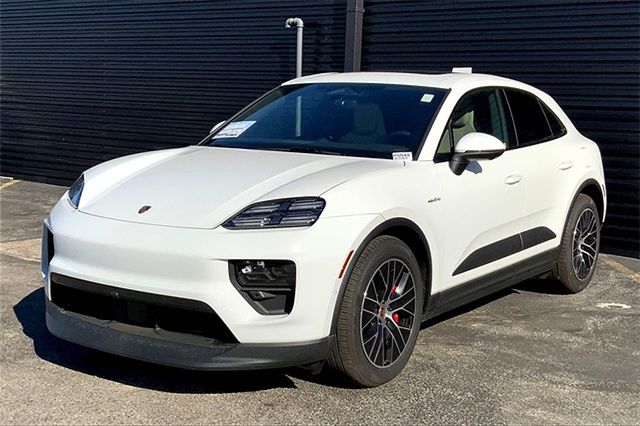 2025 Porsche Macan Macan 4S Electric's photo