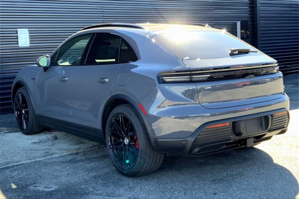 New 2025 Porsche Macan 4S Electric 4S SUV