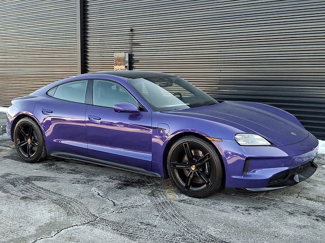 2025 Porsche Taycan GTS - Photo 9