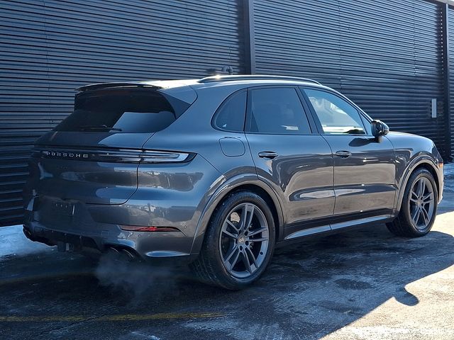 2025 Porsche Cayenne Turbo E-Hybrid - Photo 7