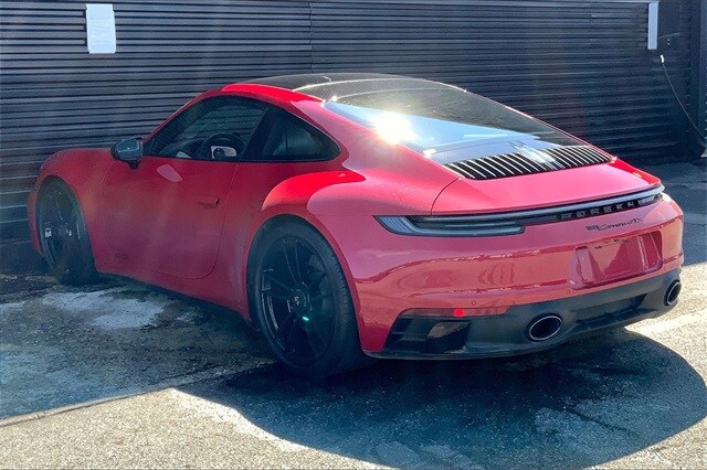 2022 Porsche 911 GTS photo 3