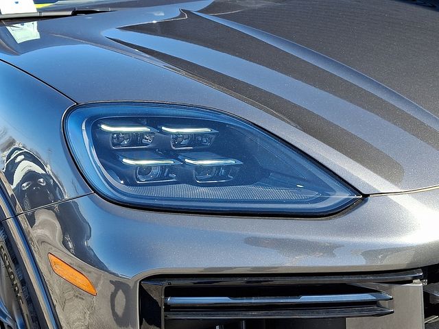 2025 Porsche Cayenne Turbo E-Hybrid - Photo 11