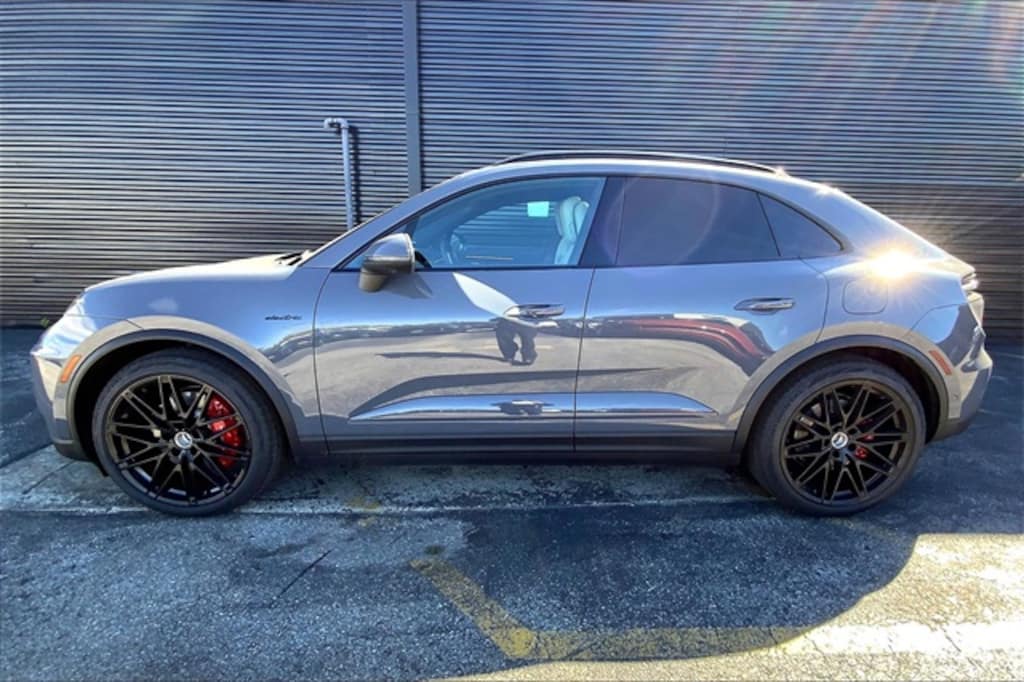 New 2025 Porsche Macan 4S Electric 4S SUV