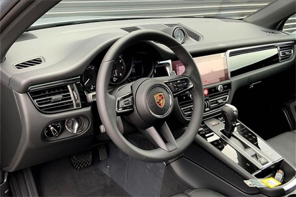New 2025 Porsche Macan SUV